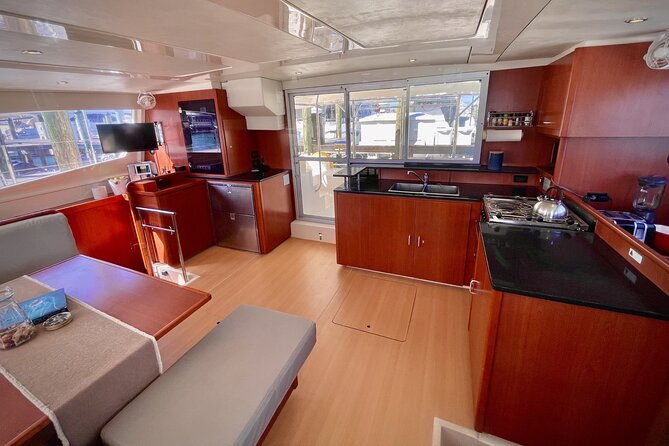 private-luxury-catamaran-charter-in-nassau