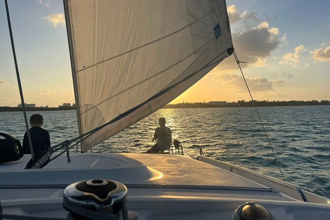 private-luxury-catamaran-tour-to-stingray-city-and-snorkel