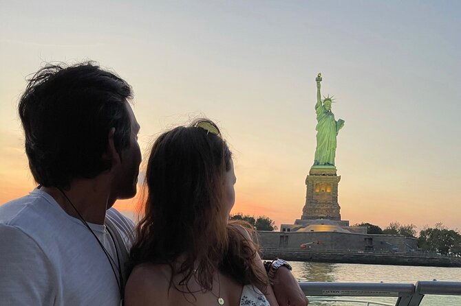 private-luxury-daytime-boat-tour-in-new-york-city-1-hour