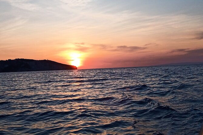 private-luxury-sunset-cruise-blue-caves-champagne-included-5pax