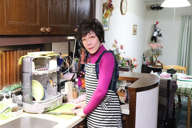private-market-visit-tofu-intro-cooking-class-in-kyoto