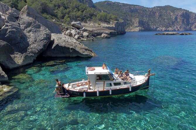 private-mediterranean-classic-boat-with-paddle-boardssnorkelling