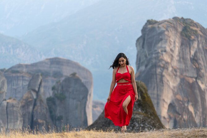 private-meteora-photo-shoot-with-a-professional-photographer