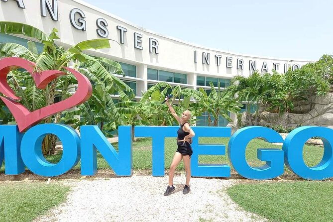 private-montego-bay-airport-transfer-to-ocho-rios-2