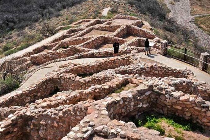private-montezuma-castle-tuzigoot-national-mont-in-luxury-car