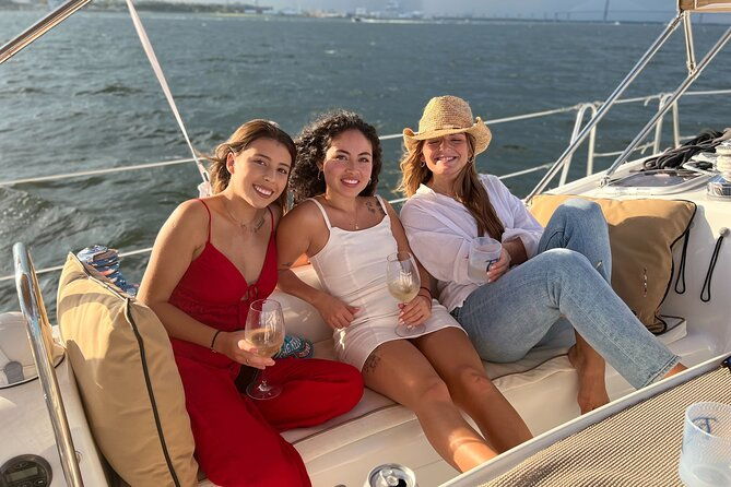 private-morning-sailing-dolphin-history-tours-on-mystique