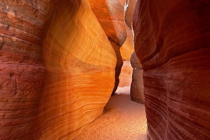 private-mystical-slot-canyon-tour-by-4wd