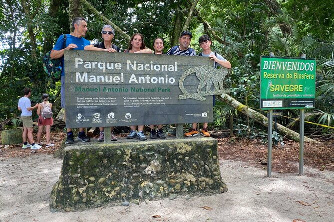 private-nature-walk-in-manuel-antonio-national-park