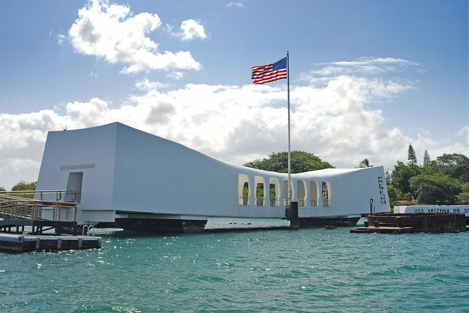 private-pearl-harbor-and-scenic-oahu-tour-hablamos-espanol-2