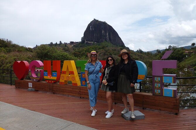 private-penol-guatape-tour-with-lunch-and-boat