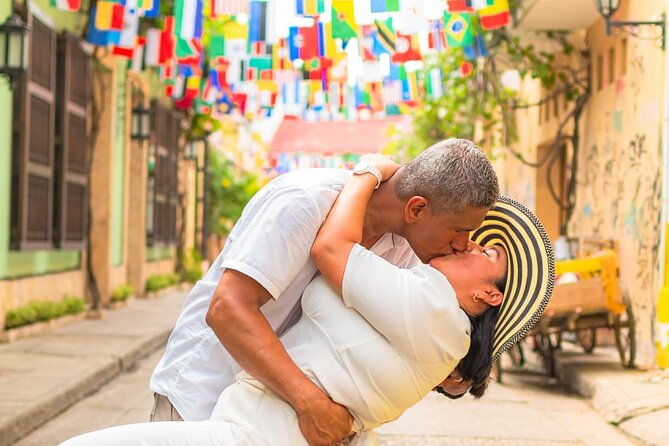 private-photo-session-through-the-streets-of-cartagena