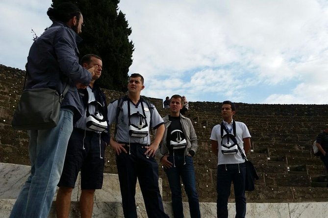 private-pompeii-tour-with-3d-virtual-reality-headset-2