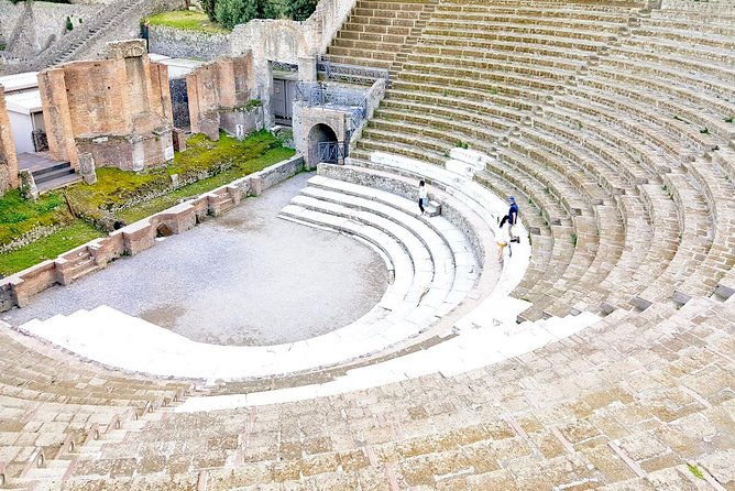 private-pompeii-tour-with-fast-entrance-tickets-to-the-ruins-exclusive-guide