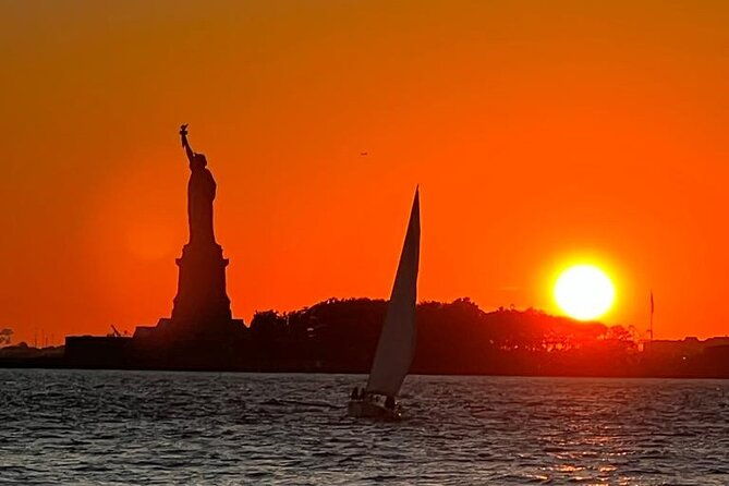 private-sail-around-new-york-city-and-the-statue-of-liberty
