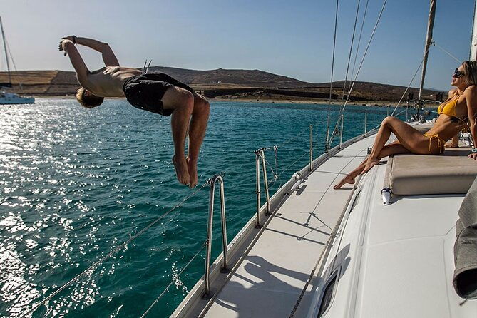 private-sailing-cruise-to-delos-rhenia-with-lunch-transfer