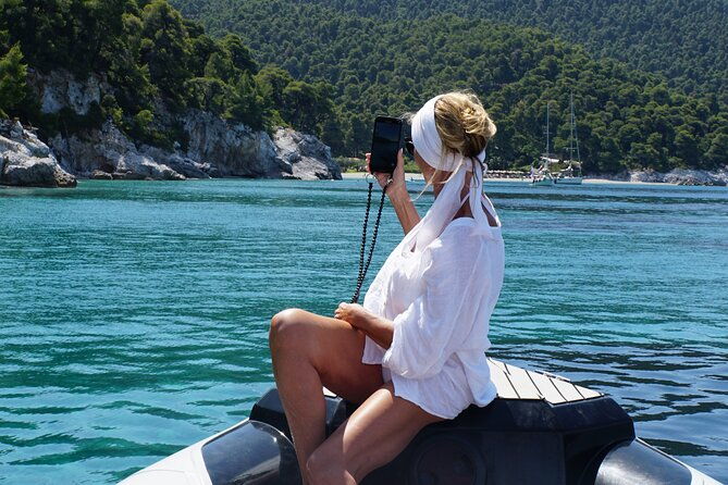 private-skopelos-island-boat-cruise-tour-to-mamma-mia-sites