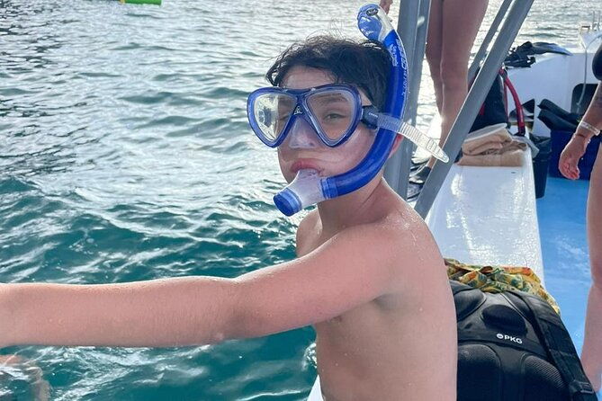 private-snorkeling-tour-by-boat-in-flamingo-beach