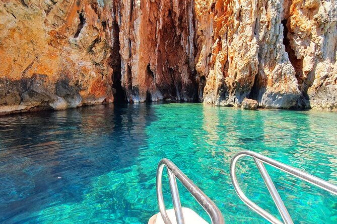 private-speed-boat-tour-of-hvar-south-shore-pakleni-islands