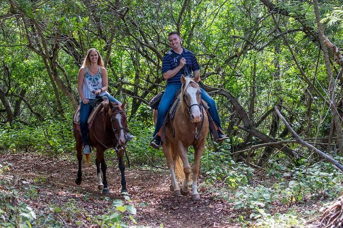 private-sweetheart-horseback-ride