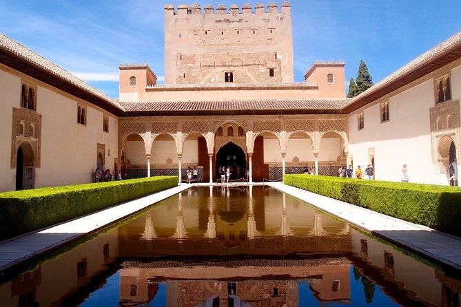 private-tour-alhambra-generalife-and-nasrid-palaces-2