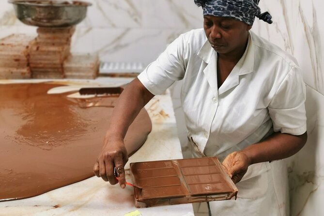 private-tour-cocoa-coffee-local-market-and-cigars-factory