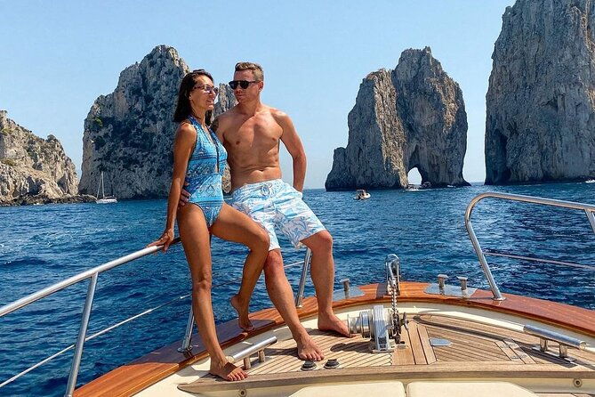 private-tour-cruise-along-the-amalfi-coast-and-capri-2