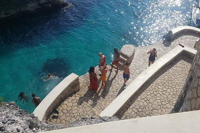 private-tour-from-ocho-rios-or-runaway-bay-to-negril-7-miles-beach-ricks-cafe