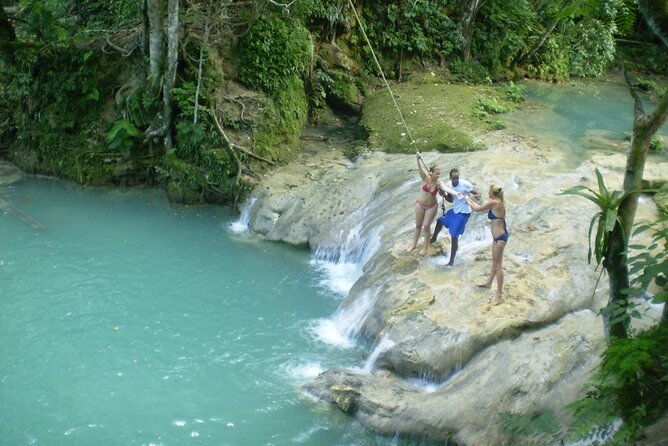 private-tour-from-ocho-rios-to-blue-hole-and-dunns-river