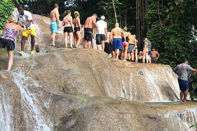 private-tour-from-ocho-rios-to-dunns-river-falls-tubing-and-shopping