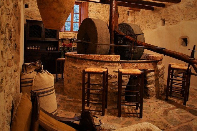 private-tour-in-historic-estate-in-monemvasia-with-wine-olive-oil-tasting-meal
