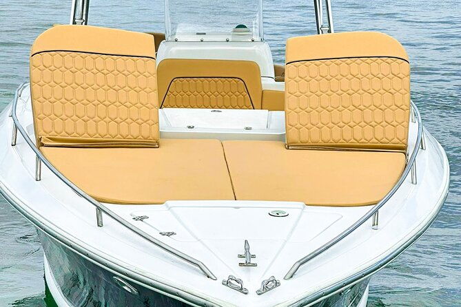 private-tour-in-luxury-boat-lamorronga-41-to-the-rosario-islands