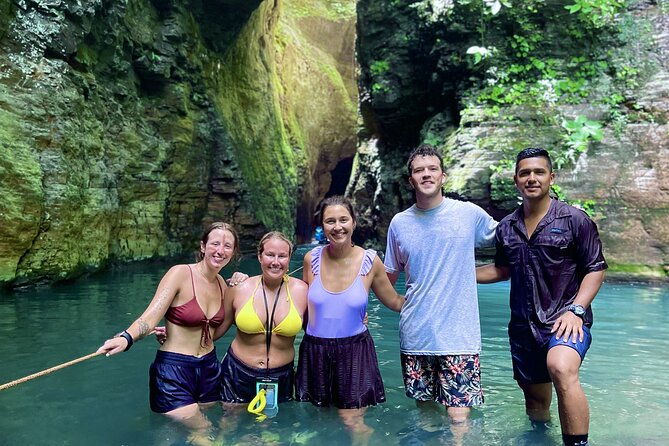 private-tour-la-leona-waterfall-all-inclusive-transportation