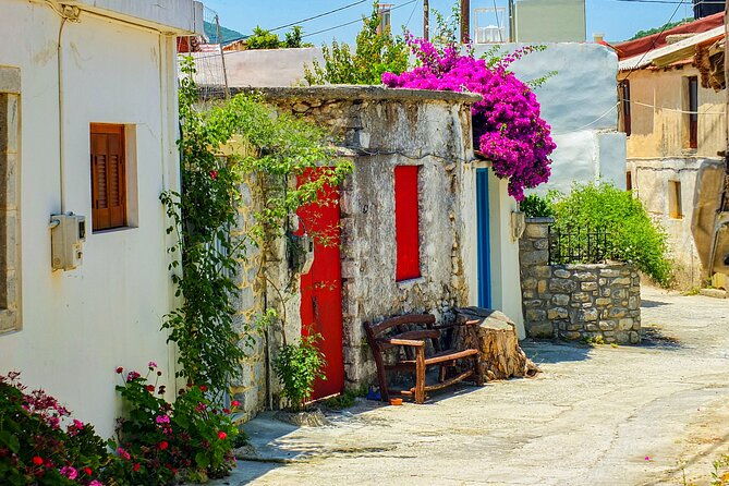 private-tour-of-crete-with-knossos-palace-and-lassithi-plateau