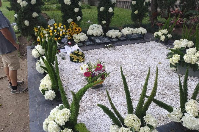 private-tour-pablo-escobar-and-griselda-blancos-tomb
