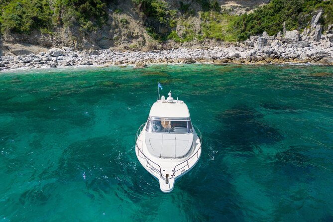 private-tour-to-capri-and-the-amalfi-coast-by-speedboat