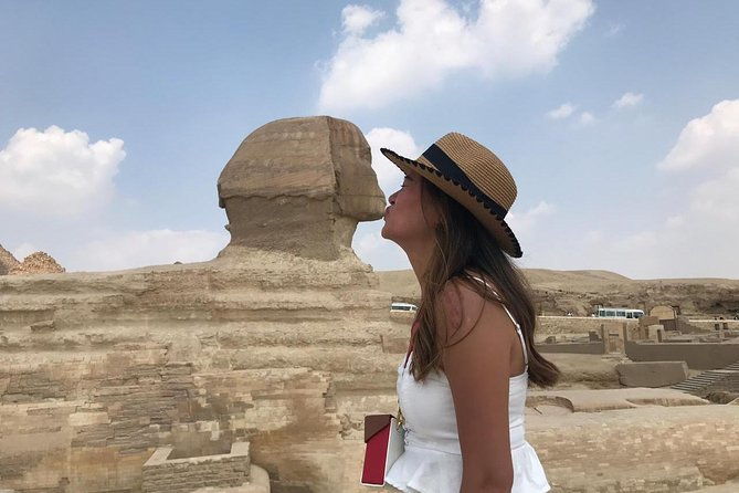 private-tour-to-giza-pyramids-and-memphis-and-saqqara-pyramids-2