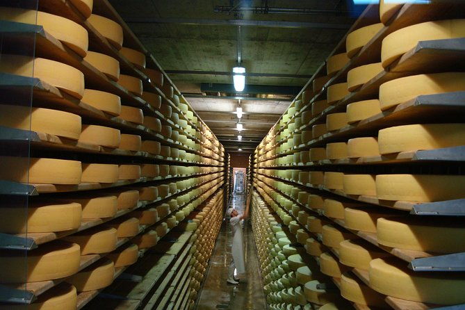 private-tour-to-gruyeres-chocolate-cheese-factory-from-geneva
