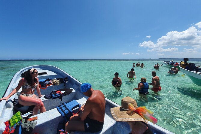 private-tour-to-paradise-island-with-snorkel-manatee-sanctuary