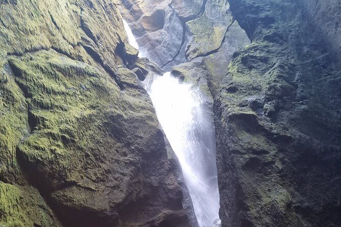 private-tour-to-thorsmork-glaciers-and-waterfalls