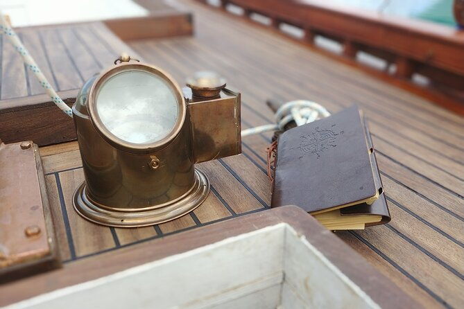 private-traditional-sailboat-tour-with-lunch-in-numana