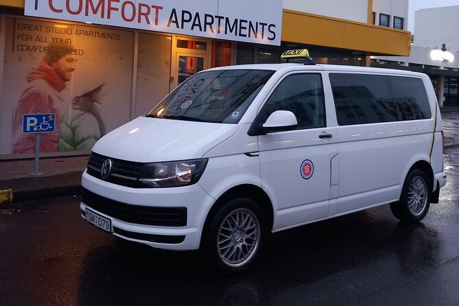 private-transfer-from-keflavik-airport-to-reykjavik-surrounding