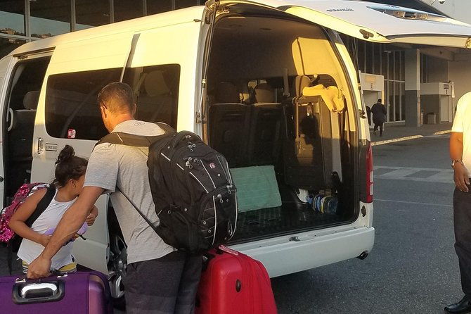 private-transfer-from-montego-bay-airport-to-royalton-white-sands