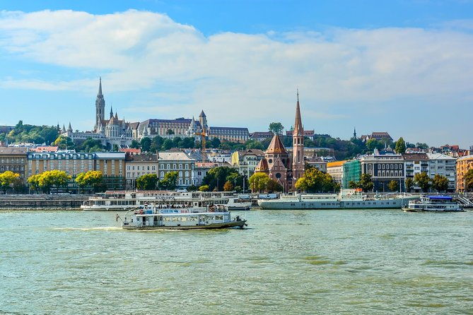 private-transfer-from-vienna-to-budapest-with-2-hours-for-sightseeing-2