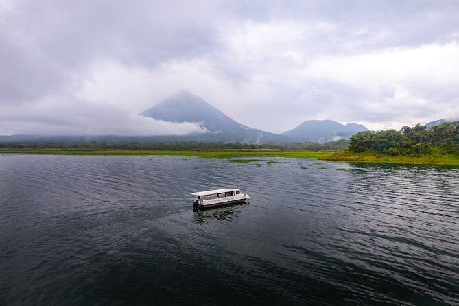 private-transfer-lake-crossing-from-monteverde-to-arenal-from-1-to-6-passengers