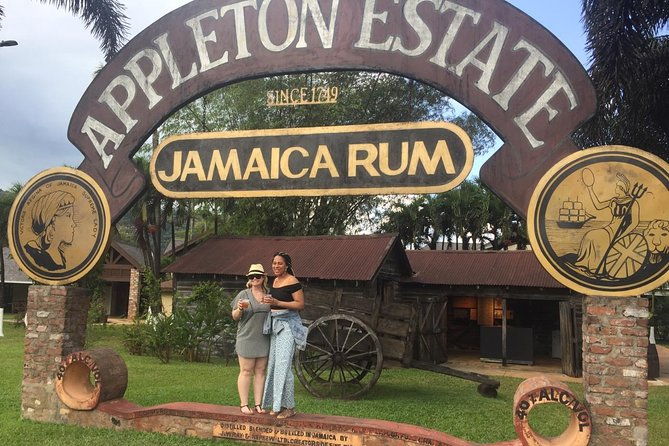 private-transportation-from-montego-bay-to-appleton-estate-pelican-bar