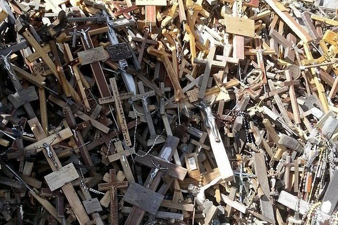 private-trip-from-vilnius-to-riga-hill-of-crosses-rundale-palace-bauska-castl
