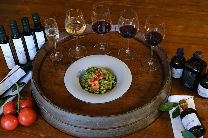 private-tuscan-lunch-with-wine-evo-oil-tasting-in-the-vineyard