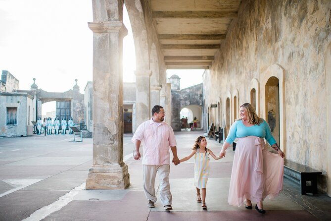 private-vacation-photo-session-with-local-photographer-in-san-juan