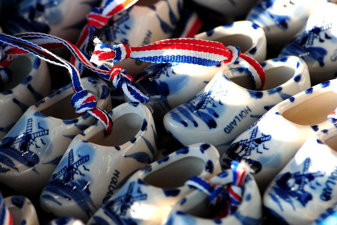 private-walking-tour-delfts-royal-history-and-pottery