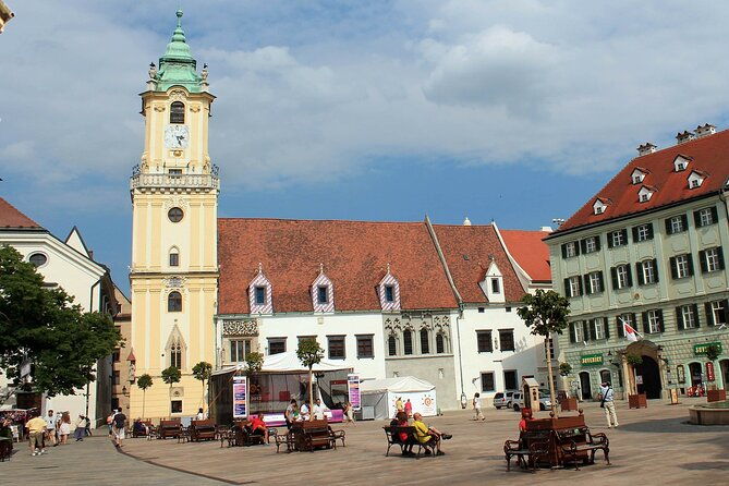 private-walking-tour-in-bratislava-the-dark-pearl-of-danube